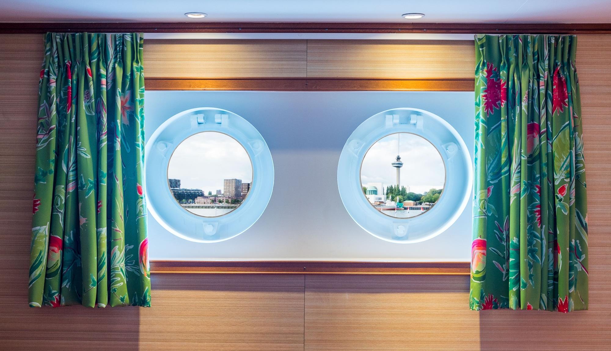 Ss By Westcord Hotel 4*