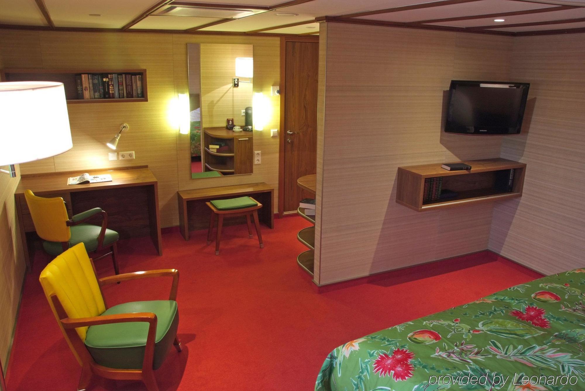 Ss By Westcord Hotel 4*