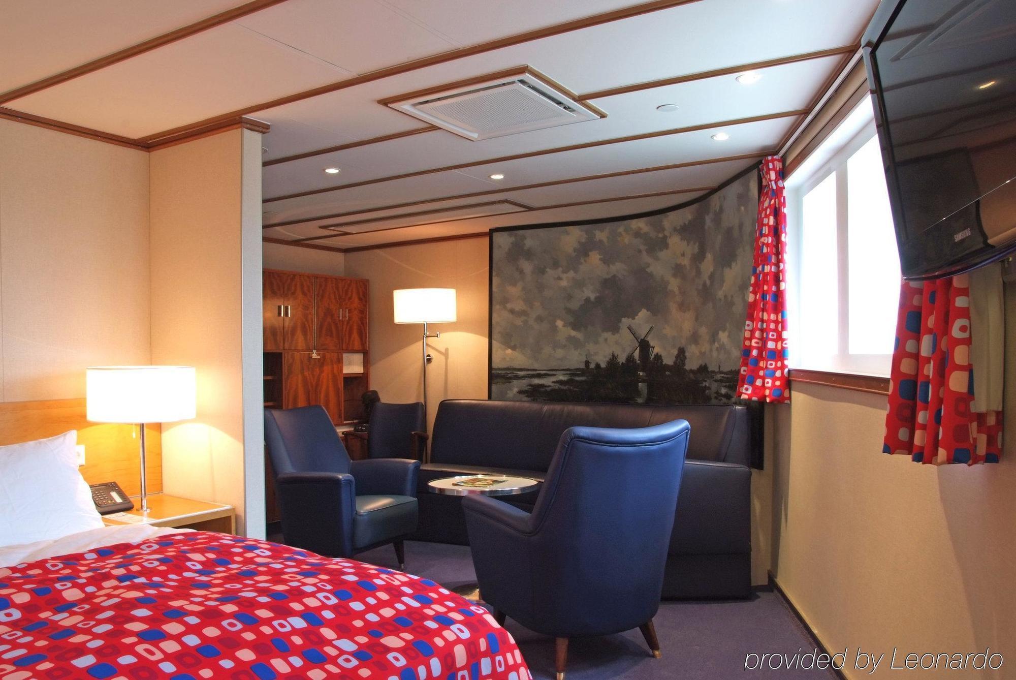 Ss By Westcord Hotel