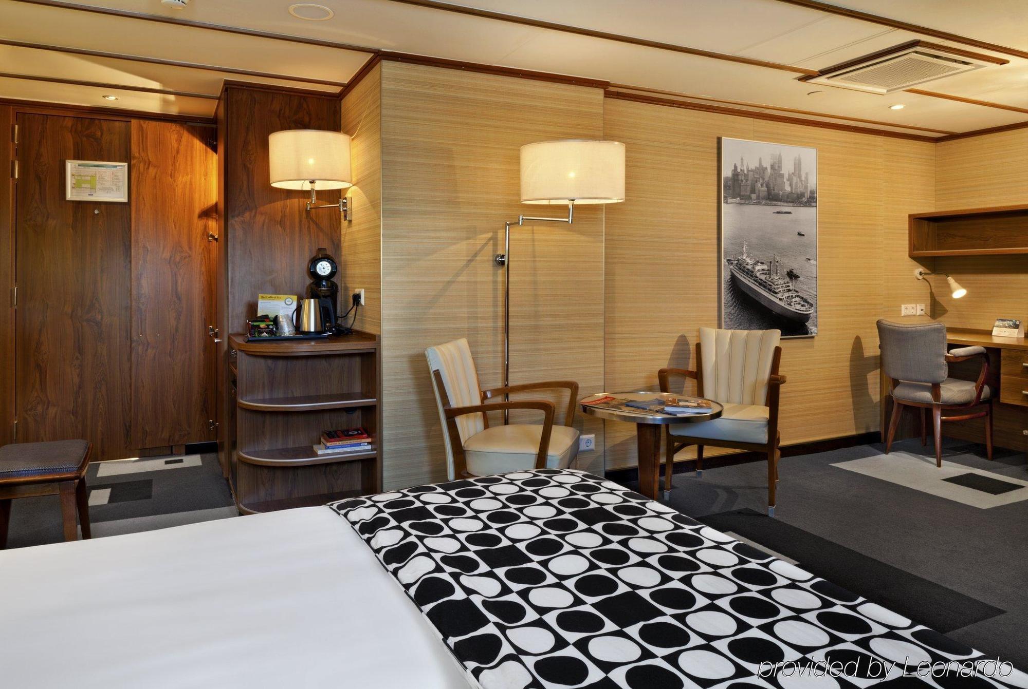 Ss By Westcord Hotel