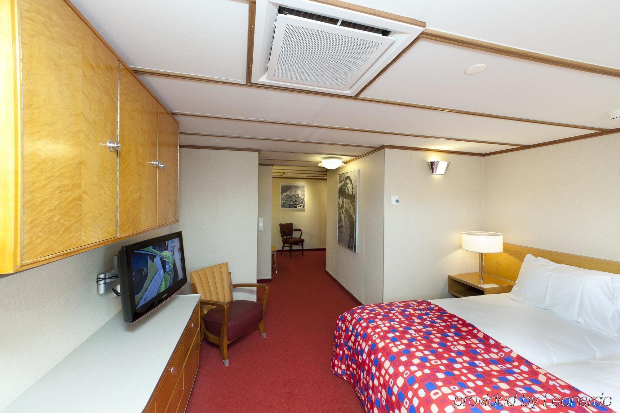 Ss By Westcord Hotel 4*
